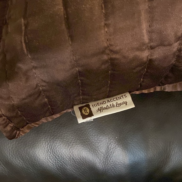 HiEnd Accents Affordable Luxury Satin Channel Quilted Euro Sham, 26” x 26” NWT - Picture 6 of 7